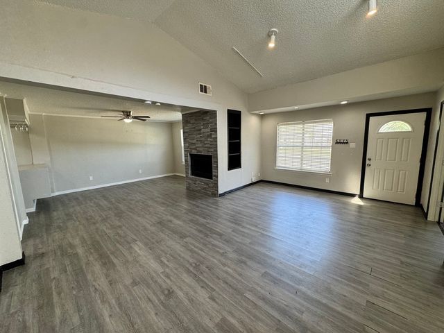 5518 Portsmouth Drive, Arlington, TX 76018