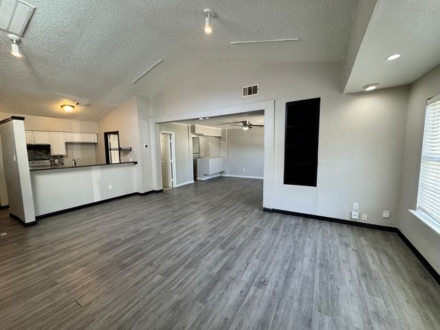 5518 Portsmouth Drive, Arlington, TX 76018