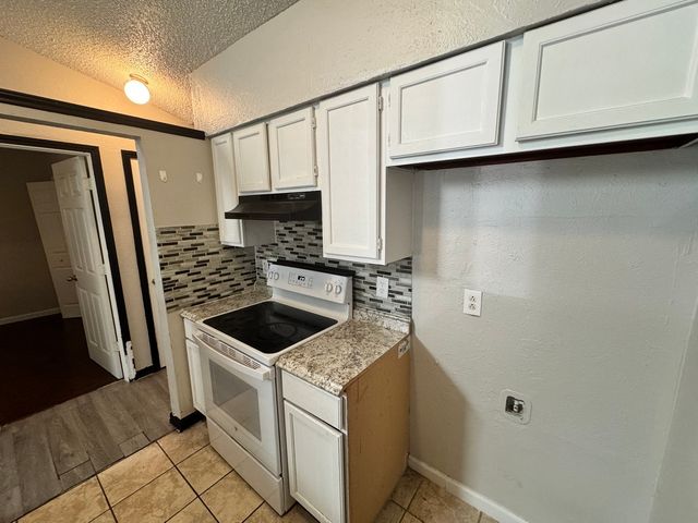 5518 Portsmouth Drive, Arlington, TX 76018