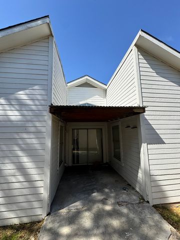 5518 Portsmouth Drive, Arlington, TX 76018