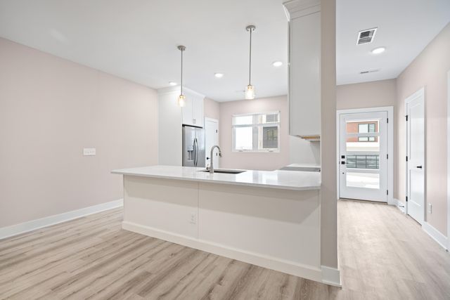 100 W 14th Street, B, Newport, KY 41071