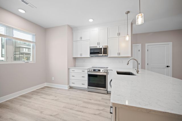 100 W 14th Street, B, Newport, KY 41071