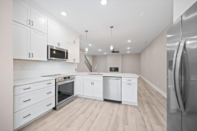 100 W 14th Street, B, Newport, KY 41071