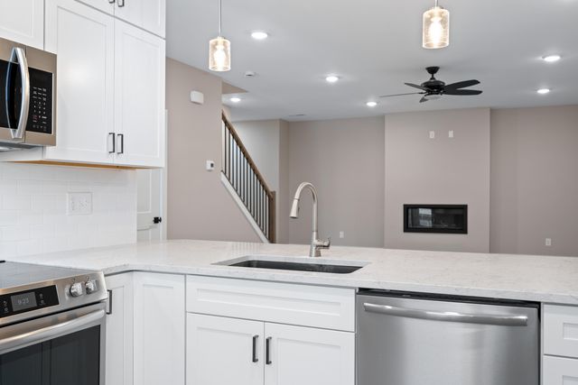 100 W 14th Street, B, Newport, KY 41071