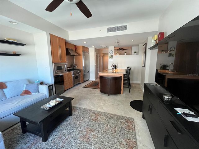 1120 E KENNEDY BOULEVARD 924, Tampa, FL 33602