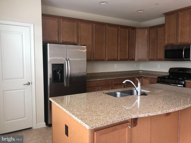 707 ADDISON RD S, Capitol Heights, MD 20743