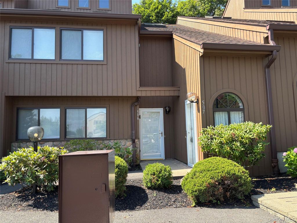 507 Scenic Lane, Poughkeepsie, NY 12603
