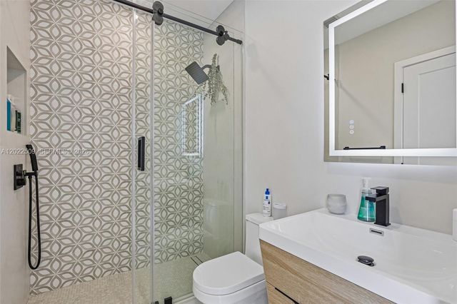 5620 SW 63rd Ct, South Miami, FL 33143