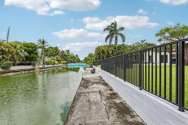5620 SW 63rd Ct, South Miami, FL 33143