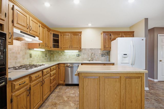 1708 OAK CLIFF PL, Columbia, MO 65203