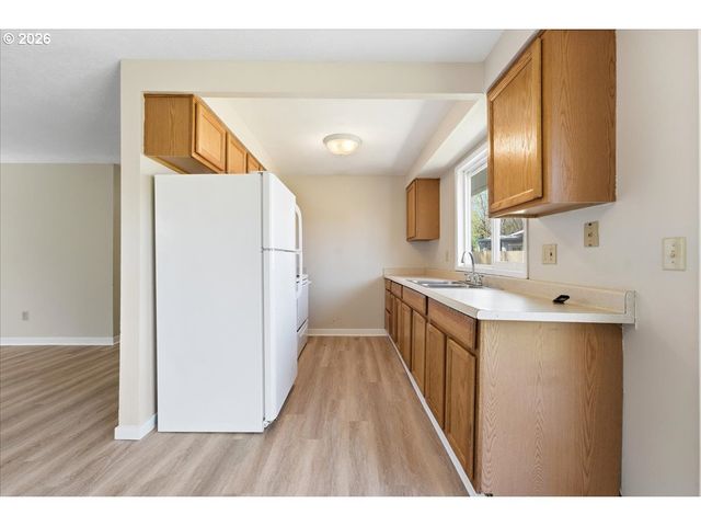 20865 Sw JAY St, Beaverton, OR 97003