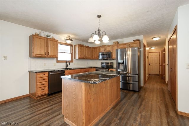 9737 Stanley Road, Garrettsville, OH 44231