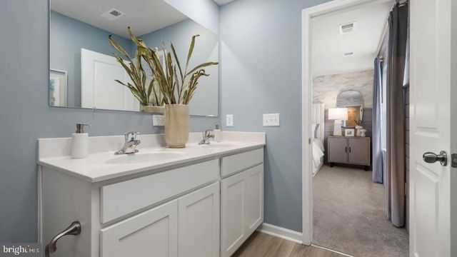 439 GRAVENSTEIN LN, Martinsburg, WV 25401