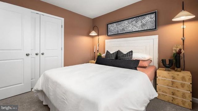 439 GRAVENSTEIN LN, Martinsburg, WV 25401