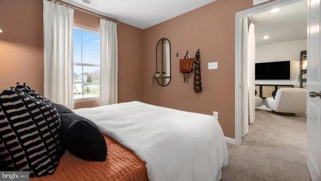 439 GRAVENSTEIN LN, Martinsburg, WV 25401