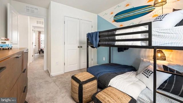 439 GRAVENSTEIN LN, Martinsburg, WV 25401
