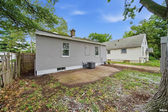 1830 S KNEER Avenue, Peoria, IL 61605