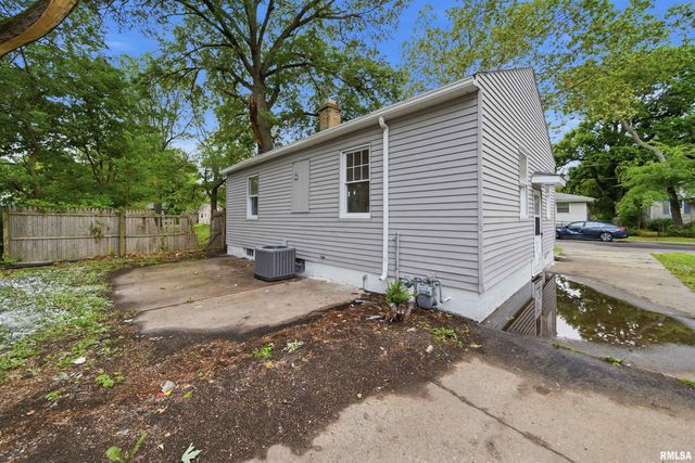 1830 S KNEER Avenue, Peoria, IL 61605