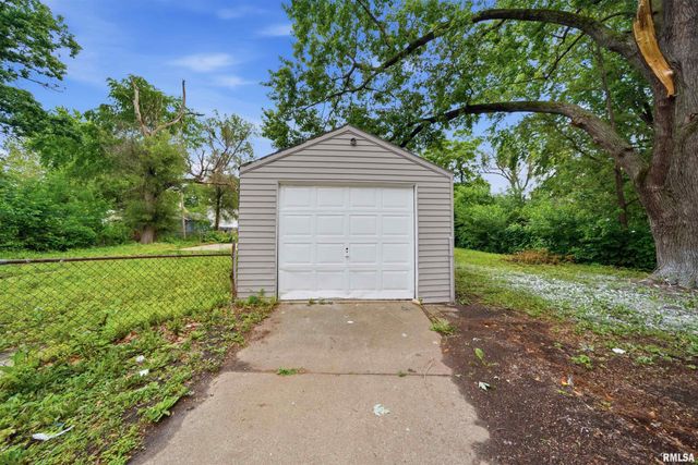 1830 S KNEER Avenue, Peoria, IL 61605