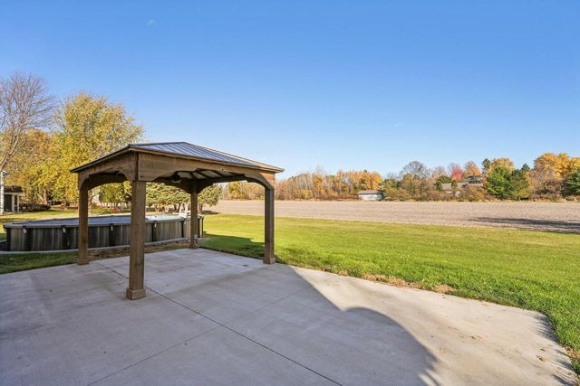 1405 Country Club LANE, Watertown, WI 53098