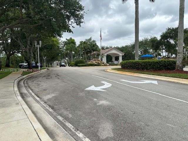 17110 NW 10th St, Pembroke Pines, FL 33028