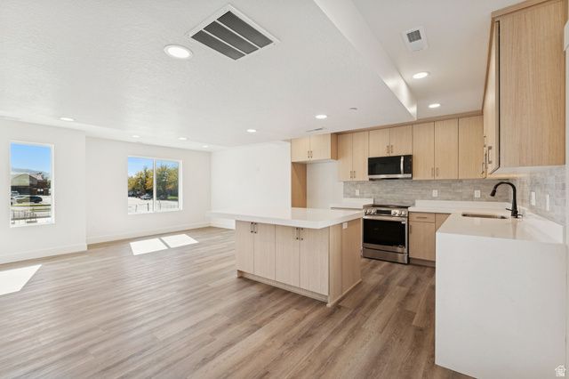 252 N MAIN ST, Bountiful, UT 84010