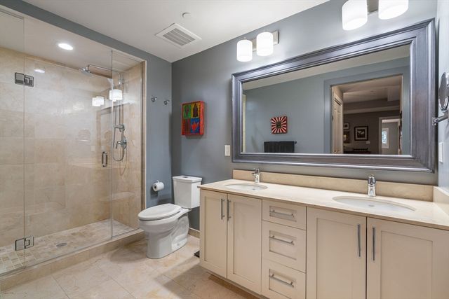 321 Hammond Pond Parkway 201, Brookline, MA 02467