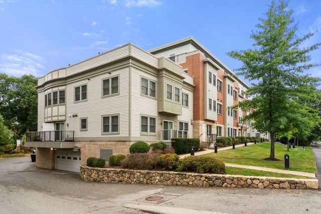 321 Hammond Pond Parkway 201, Brookline, MA 02467