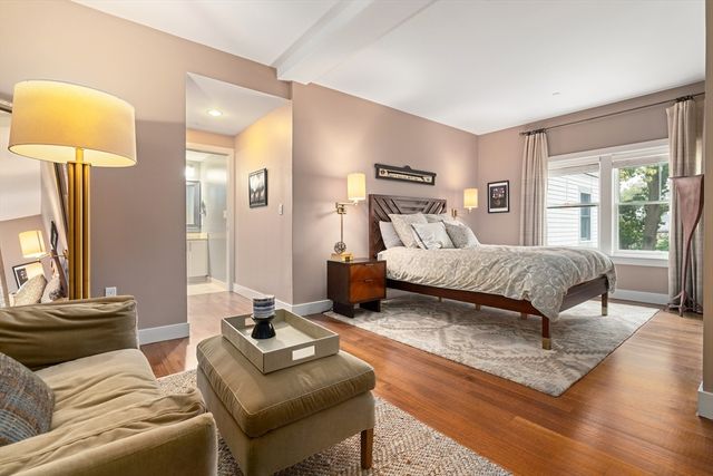 321 Hammond Pond Parkway 201, Brookline, MA 02467