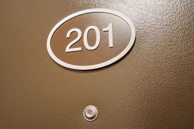 321 Hammond Pond Parkway 201, Brookline, MA 02467