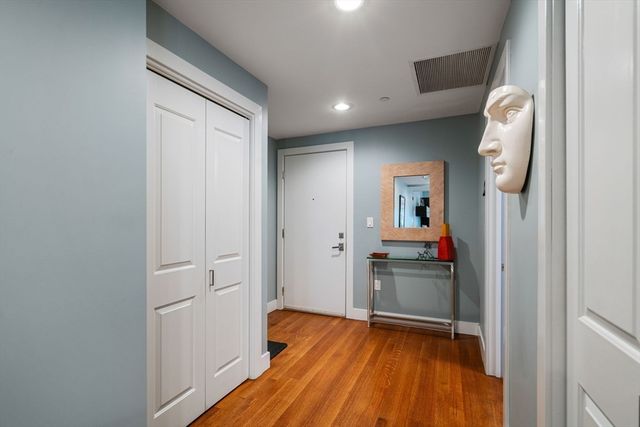 321 Hammond Pond Parkway 201, Brookline, MA 02467
