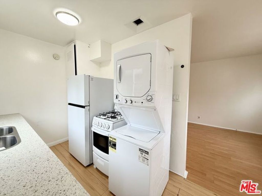 630 N Westbourne Drive A, West Hollywood, CA 90069