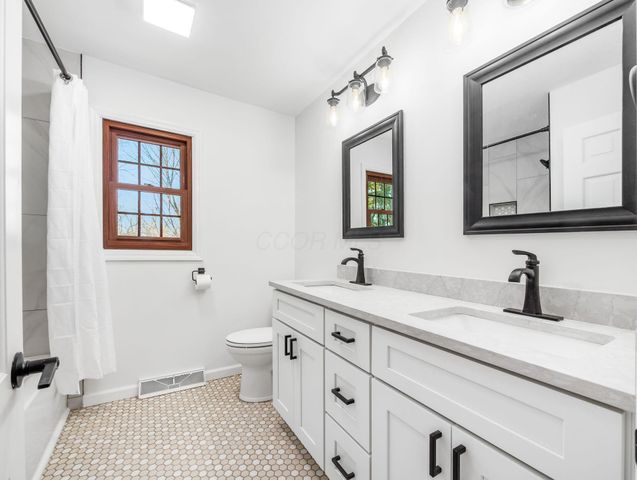 7252 Africa Road, Galena, OH 43021