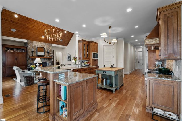 341 Riverside Drive, Greenville, SC 29605