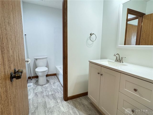 5623 Cobblegate Drive, Dayton, OH 45449