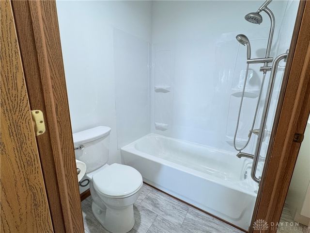 5623 Cobblegate Drive, Dayton, OH 45449