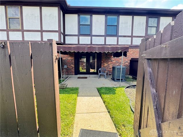 5623 Cobblegate Drive, Dayton, OH 45449