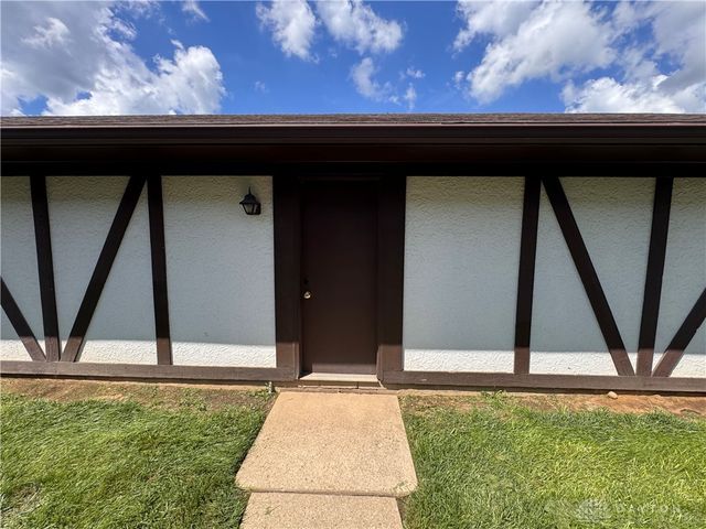 5623 Cobblegate Drive, Dayton, OH 45449