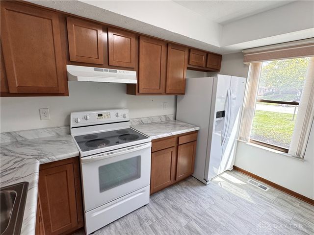5623 Cobblegate Drive, Dayton, OH 45449