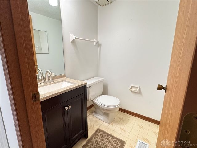 5623 Cobblegate Drive, Dayton, OH 45449