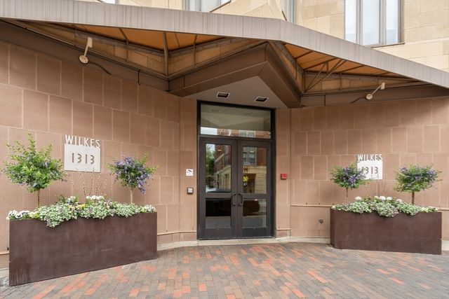 1313 Washington St 608, Boston, MA 02118
