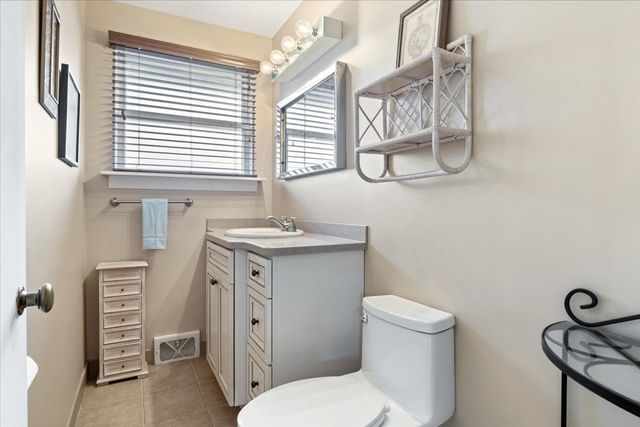 4443 Church Street, Skokie, IL 60076