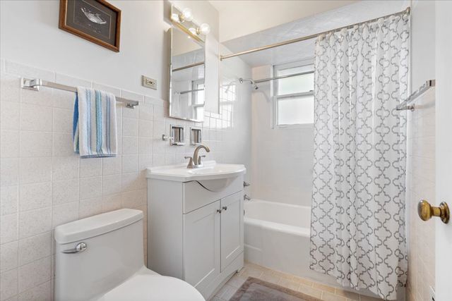 4443 Church Street, Skokie, IL 60076