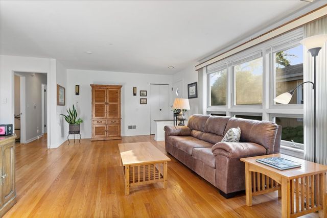 4443 Church Street, Skokie, IL 60076