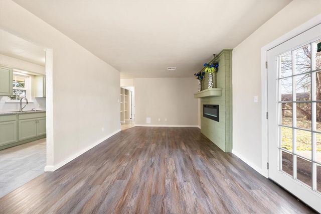 1223 E Vilas Avenue, Guthrie, OK 73044