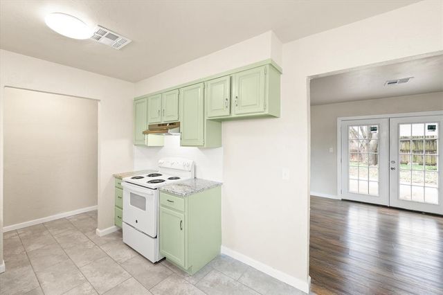 1223 E Vilas Avenue, Guthrie, OK 73044