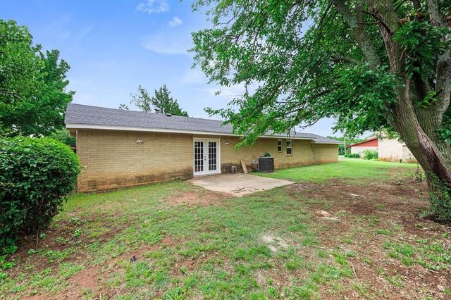 1223 E Vilas Avenue, Guthrie, OK 73044