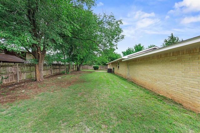 1223 E Vilas Avenue, Guthrie, OK 73044