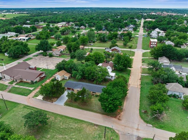 1223 E Vilas Avenue, Guthrie, OK 73044