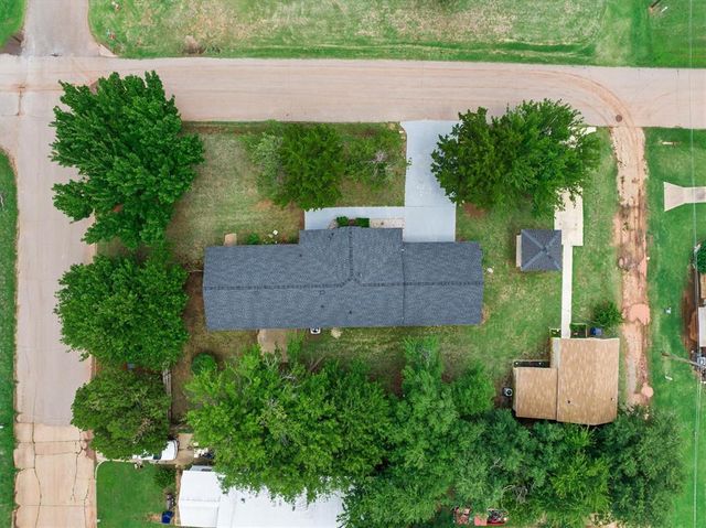 1223 E Vilas Avenue, Guthrie, OK 73044